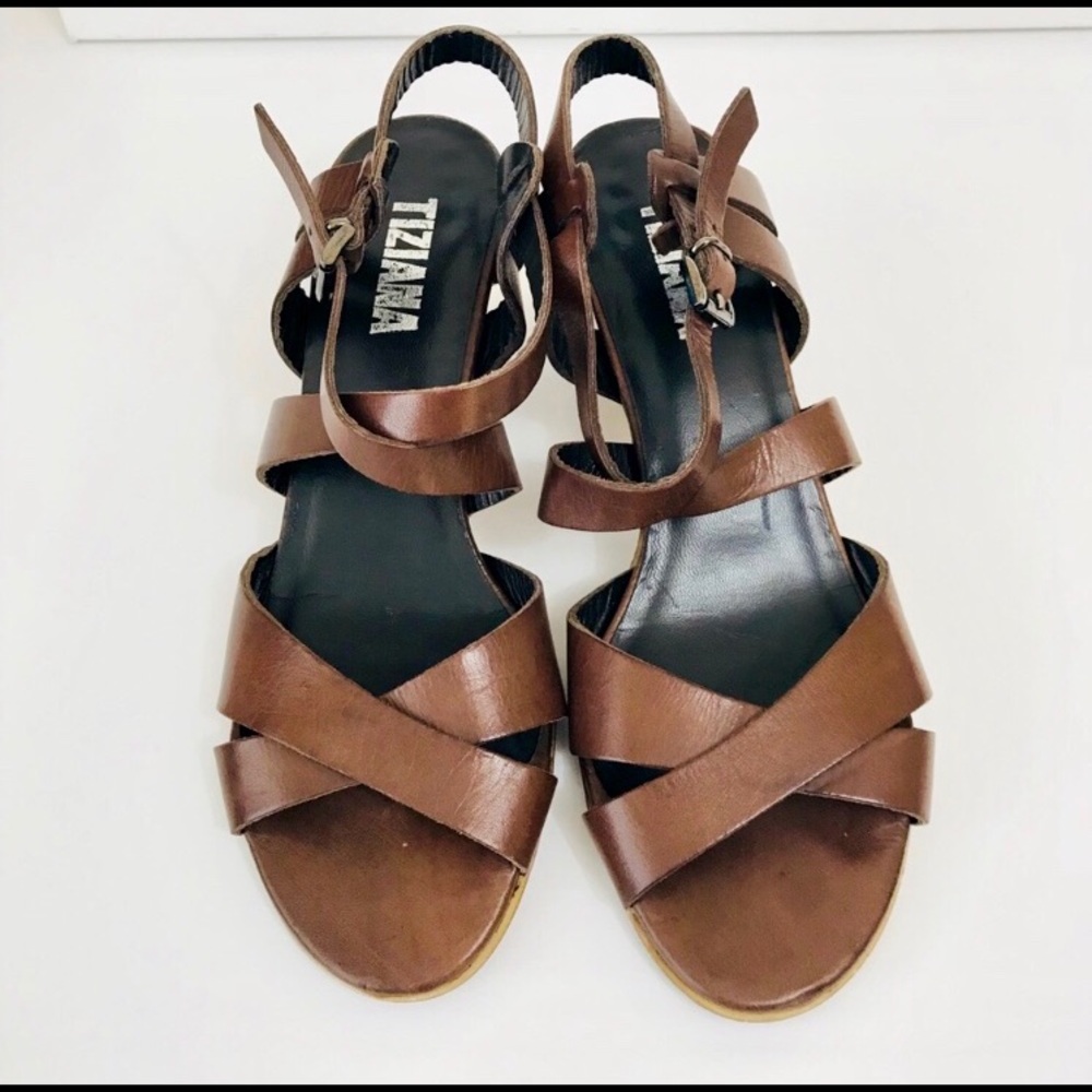SOLD🚫Chocolate Ital Leather Block Heel Sandal - Picture 5 of 7